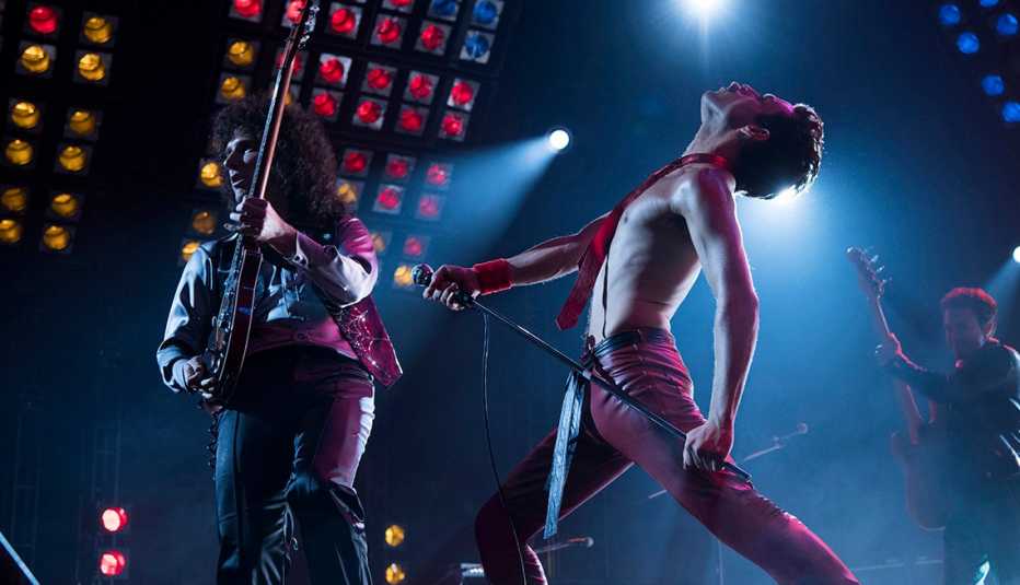Gwilym Lee, Rami Malek in BOHEMIAN RHAPSODY