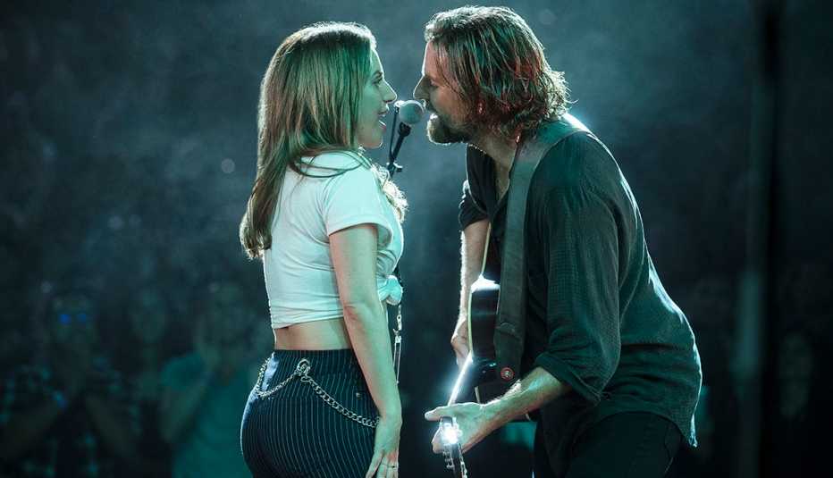 Lady Gaga and Bradley Cooper singing together