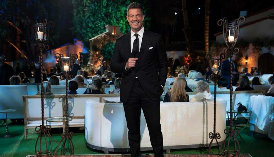 Jesse Palmer hosts "The Golden Wedding."