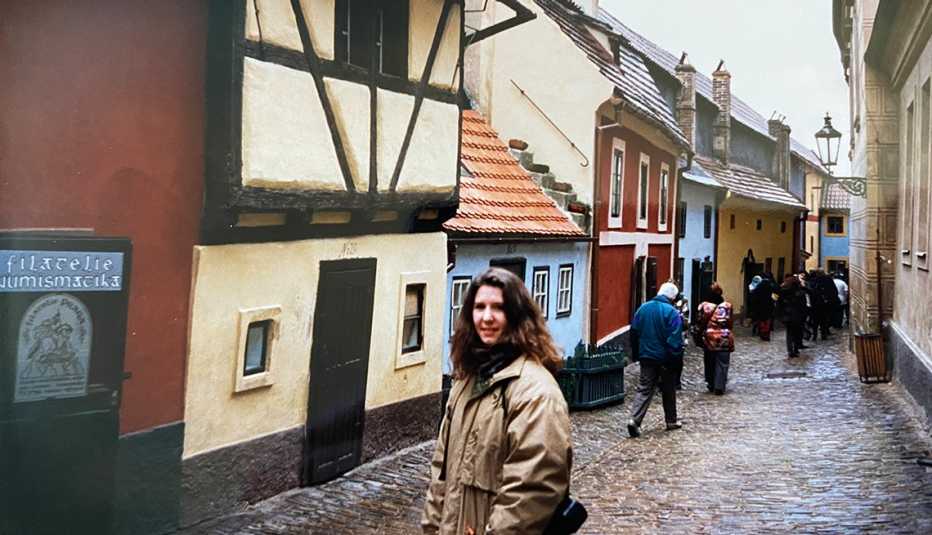Elaine Glusac walks through a history town
