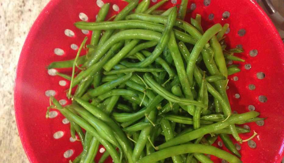 Green beans in a red collander, Thanksgiving Recipes and Not a Pinch of Guilt