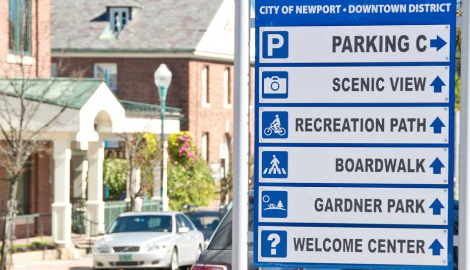 Tourist information sign in Newport, Vermont, Signs that Say So Much