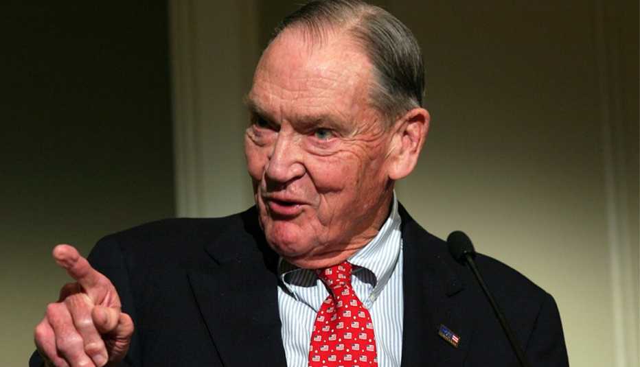 Jack Bogle, founder of Vanguard Group, speaking at a conference. 