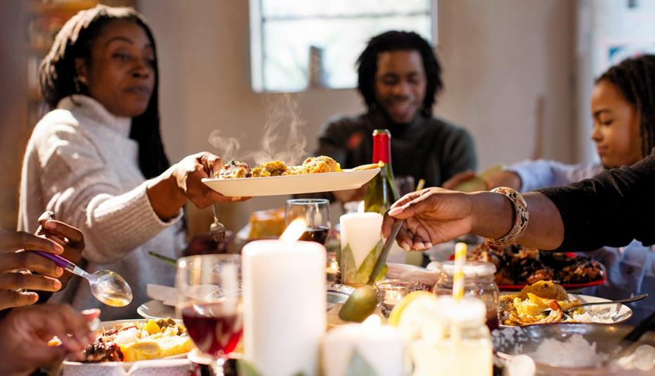 Celebrating the Holidays With a Family Meal