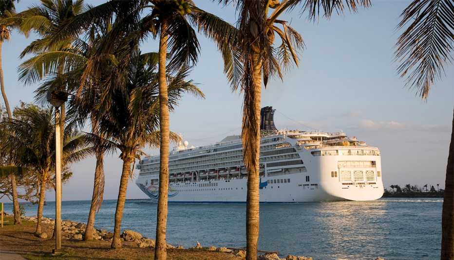 Cruise ship departing Miami