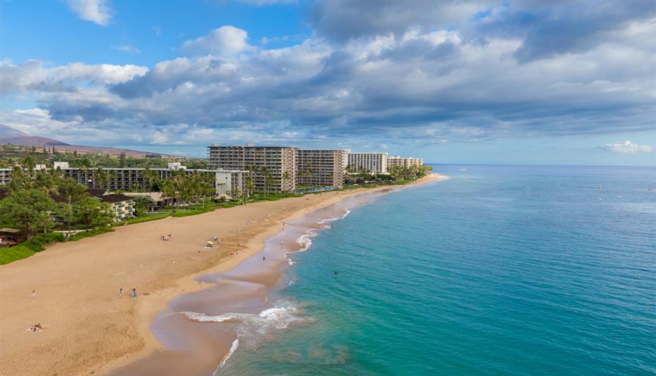 the sea against the sky in kaanapali beach in hawaii