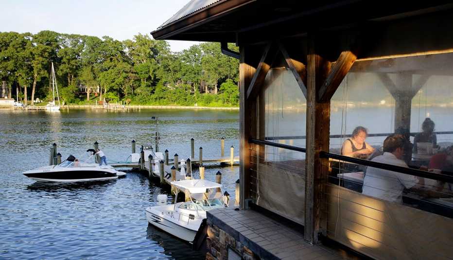 diners at Mill Creek at Cantler's Riverside Inn in Annapolis, Maryland.