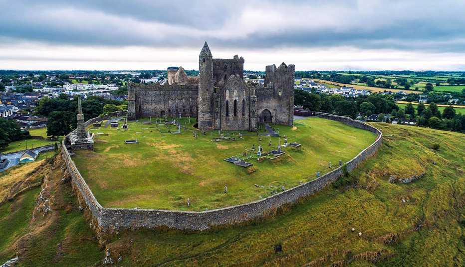 the rock of cashel in ireland
