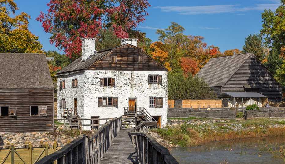 Philipsburg Manor in the Fall