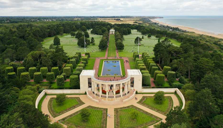 normandy cemetary and memorial in france