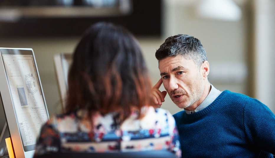 Two business colleagues having a conversation