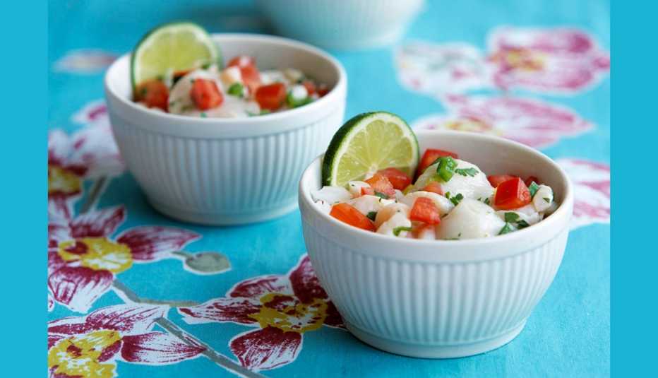 Ceviche de vieiras tropical.