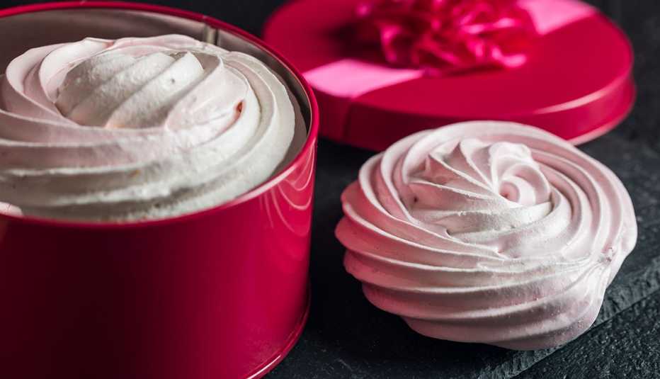 Merenguitos de agua de rosas y frambuesa