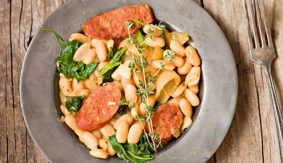Ensalada caliente de col rizada y chorizo