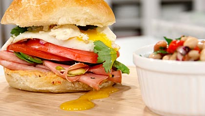Torta mexicana con mortadela