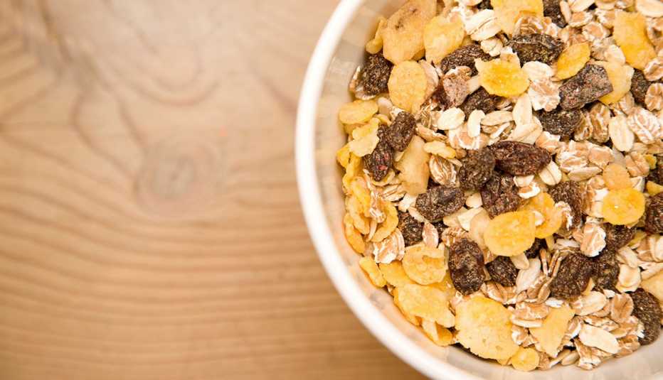 Avena con cereal en un plato