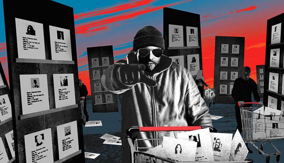 Gráfica de un hombre que esconde su rostro y arrastra un carrito de compras con identidades de otras personas
