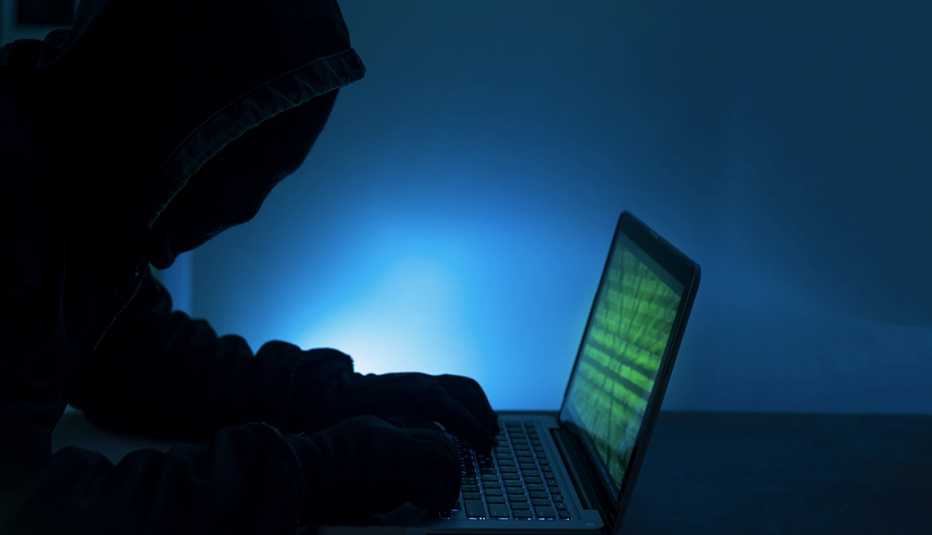 Hacker en una computadora