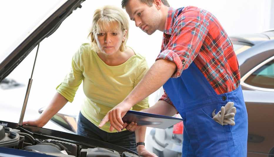 Descuentos en reparación de autos para adultos mayores