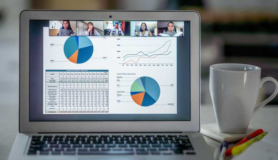 Pantalla de computadora con una gráfica estadística de la bolsa de valores