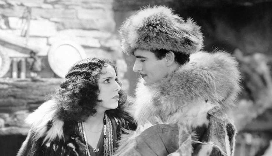 Versión en español de Men of the North, Gilbert Roland - Actores hispanos en Hollywood
