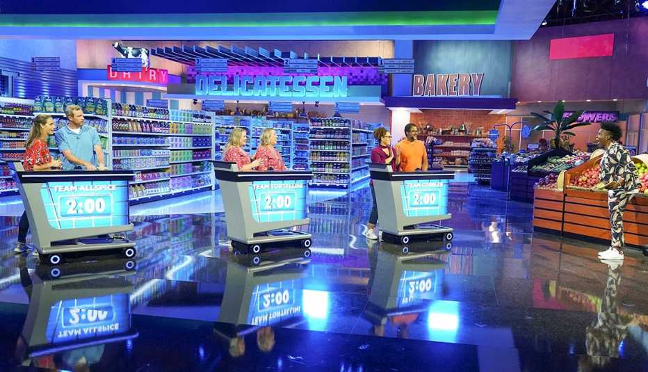 Leslie Jones presenta un reinicio del programa de juegos de televisión Supermarket Sweep.