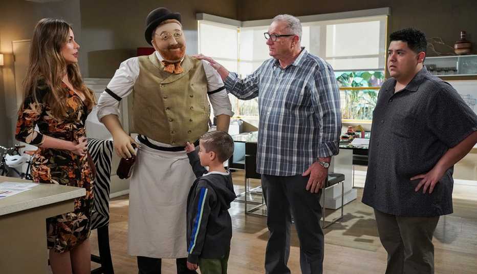 Sofía Vergara, Ed O Neill y Rico Rodriguez en el último episodio del show Modern Family