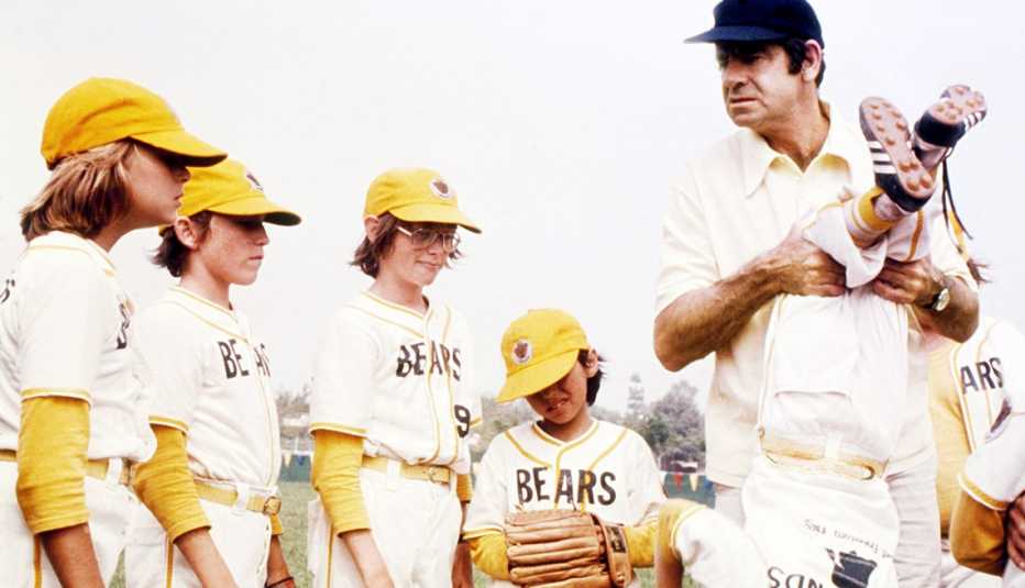 Tatum O'Neal y Walter Matthau en The Bad News Bears