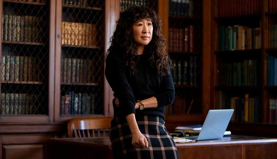 Sandra Oh interpreta a Ji-Yoon Kim en "The Chair".
