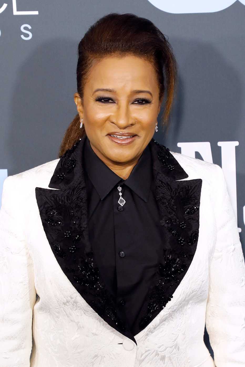 Wanda Sykes en la alfombra roja de los 25th Annual Critics Choice Awards.