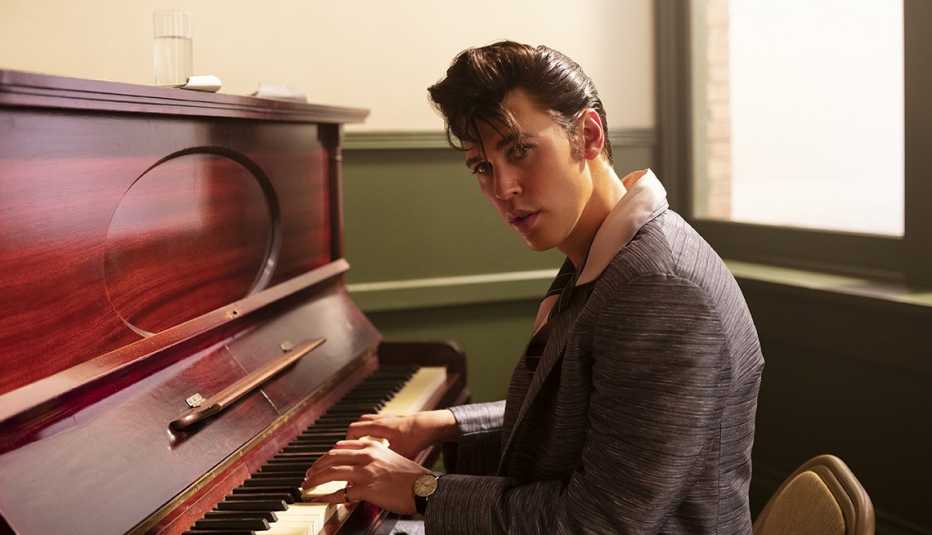 Austin Butler como Elvis Presley en "Elvis".