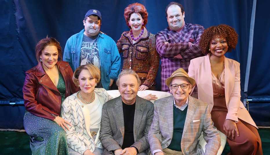 El elenco de Mr. Saturday Night en Broadway.