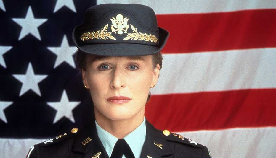 Glenn Close  en "Serving In Silence: The Margarethe Cammermeyer Story".