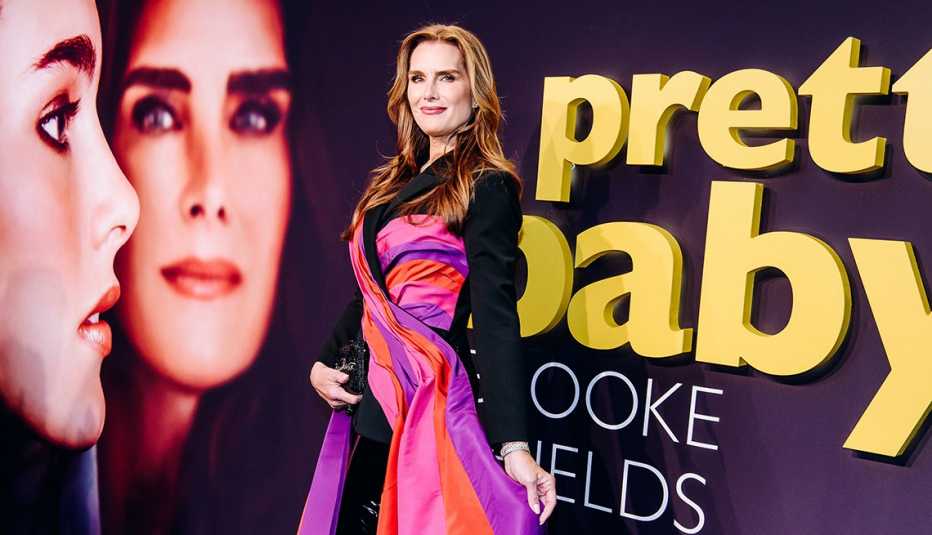 Brooke Shields en la alfombra roja durante la presentación de su documental