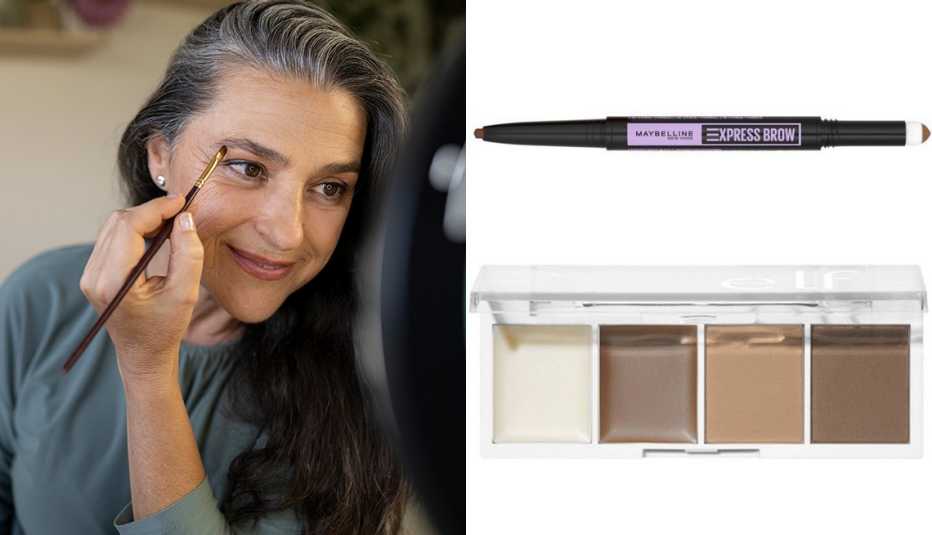 (En el sentido de las agujas del reloj, desde la izquierda) Una mujer que se retoca las cejas; maquillaje y lápiz para cejas Maybelline Express Brow 2-in-1 Pencil and Powder Eyebrow Makeup ($8, target.com); paleta para cejas e.l.f. Bite-Size Eyebrow Palette en color Taupe ($4, target.com)