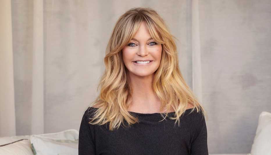 Retrato de la actriz Goldie Hawn hablando de su fundación The Hawn 