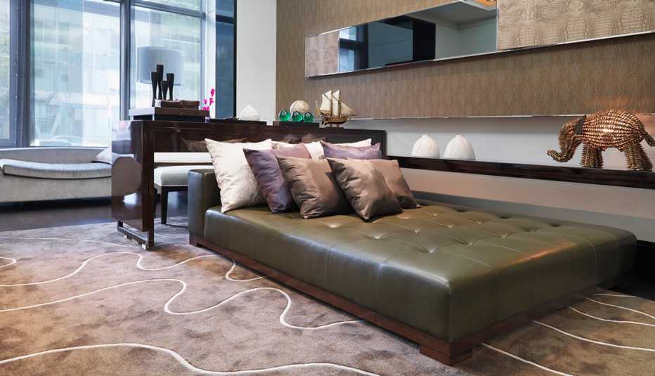 Habitación con decoración en color tierra
