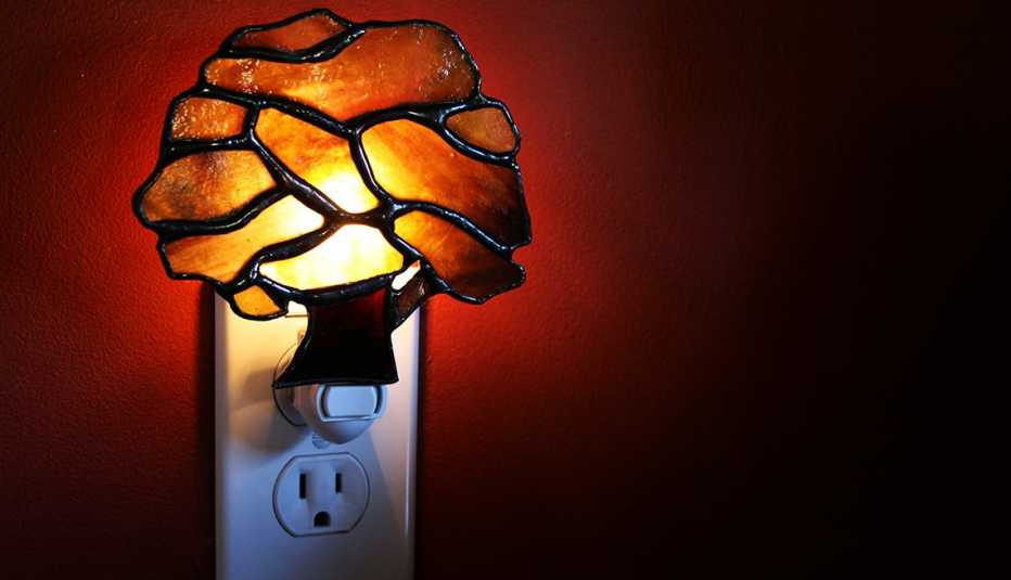 Lamparilla de pared con forma de árbol