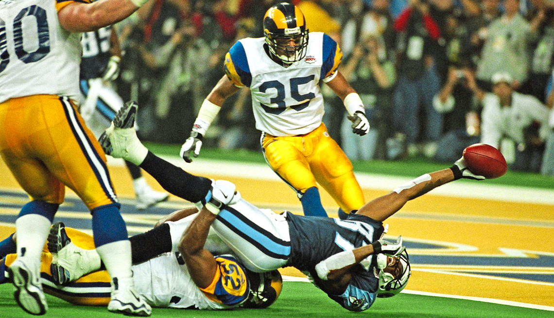 Juego de Super Bowl entre los Carneros y los Titanes en el año 2000