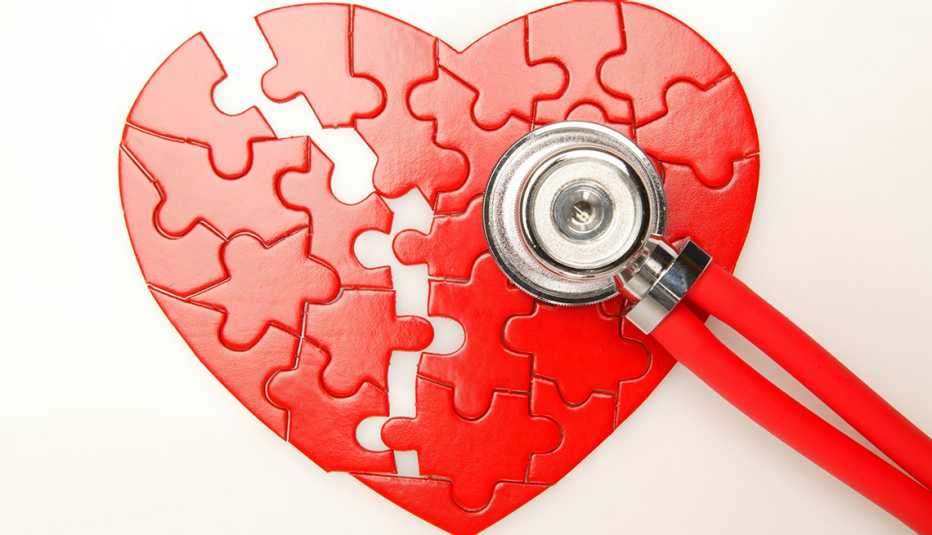 Corazón rojo con un estetoscopio