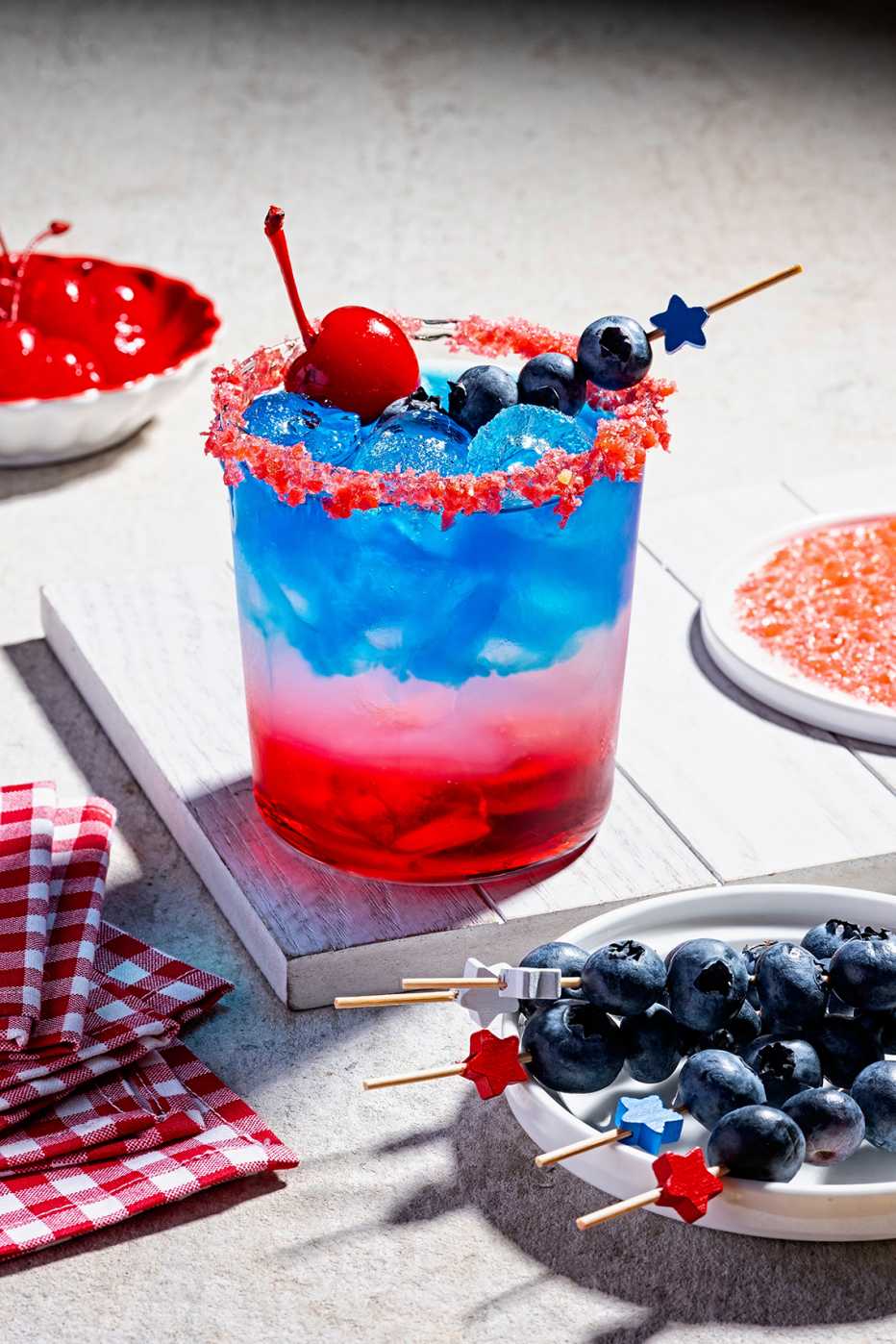 Bebida con cereza y arándanos