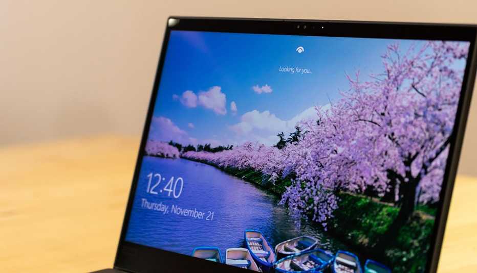Computadora con la pantalla de bloqueo de Windows 