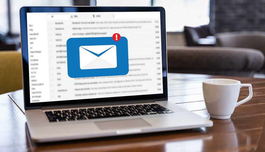 Computadora portátil con una imagen gráfica de un correo electrónico entrante