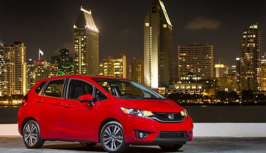 Honda Fit de color rojo