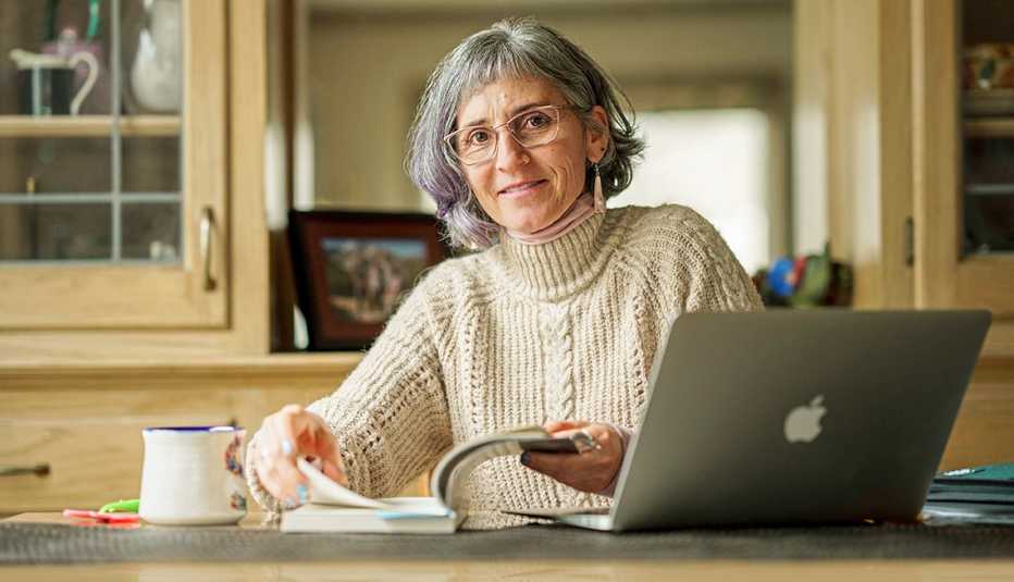 Susan Hunnicutt, 63 