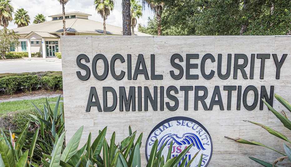 Letrero de una oficina del Seguro Social en  Sebring, Florida.