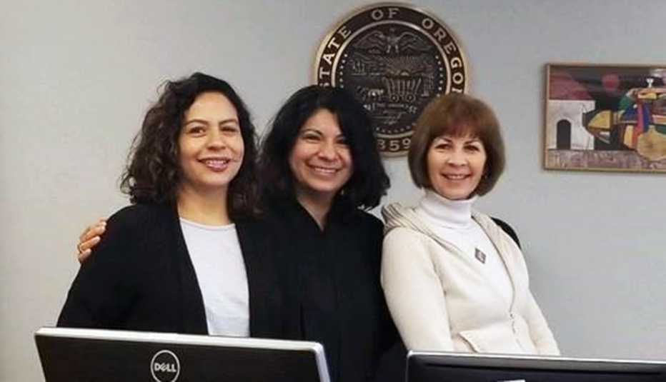Xiomara Torres junto a la dramaturga Milta Ortiz y Dañel Malán