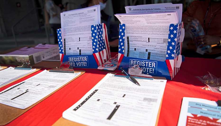 Mesa para ayudar a las personas a registrarse para votar