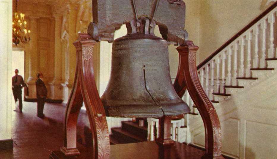 La Campana de la Libertad en el Independence Hall en Filadelfia, Pensilvania