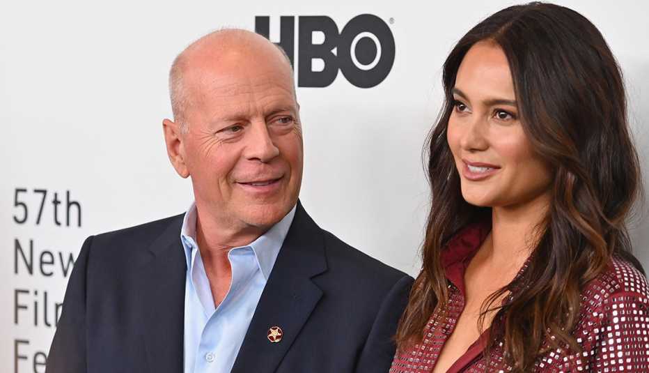 Bruce Willis junto a su esposa Emma Heming Willis.